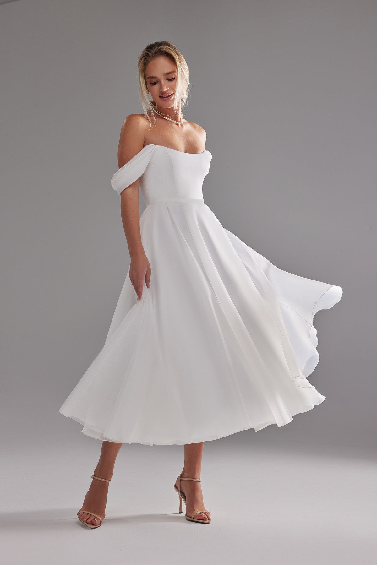 Civil Minimalist Wedding Dress Tiffany Midi Made to Order / Off-White / 16 US (48 EU) Civil Minimalist Wedding Dress Tiffany Midi Made to Order / Off-White / 16 US (48 EU)