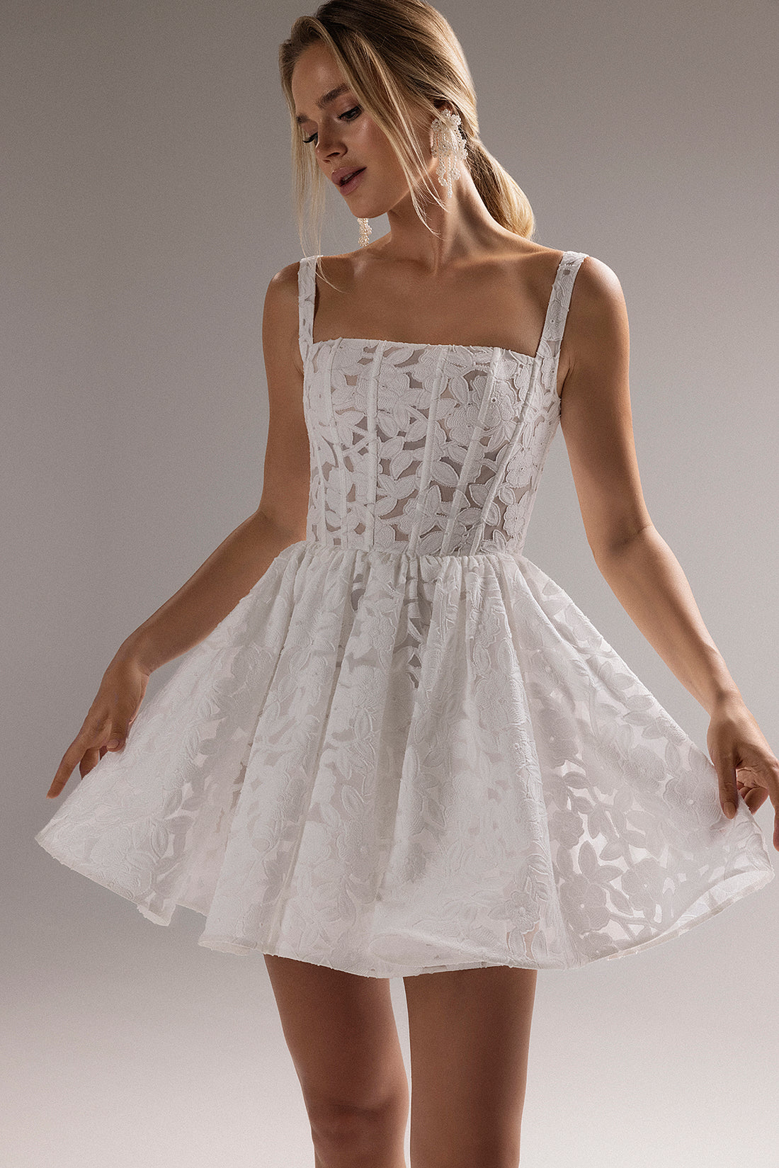 Short White Lace Wedding Dress Ruta mini