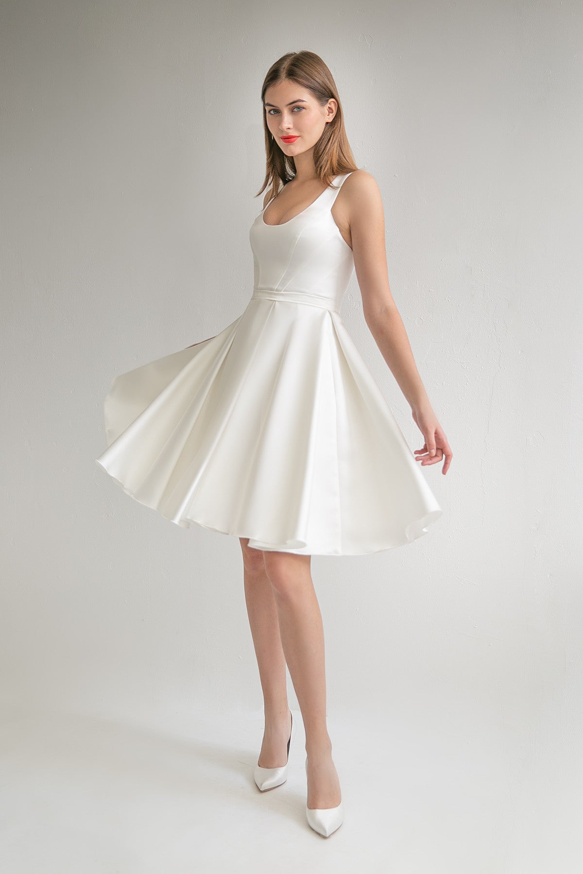 Short Satin Wedding Dress With Scoop Neckline Barbara Mini White / 2 US (34 EU) Short Satin Wedding Dress With Scoop Neckline Barbara Mini White / 2 US (34 EU)