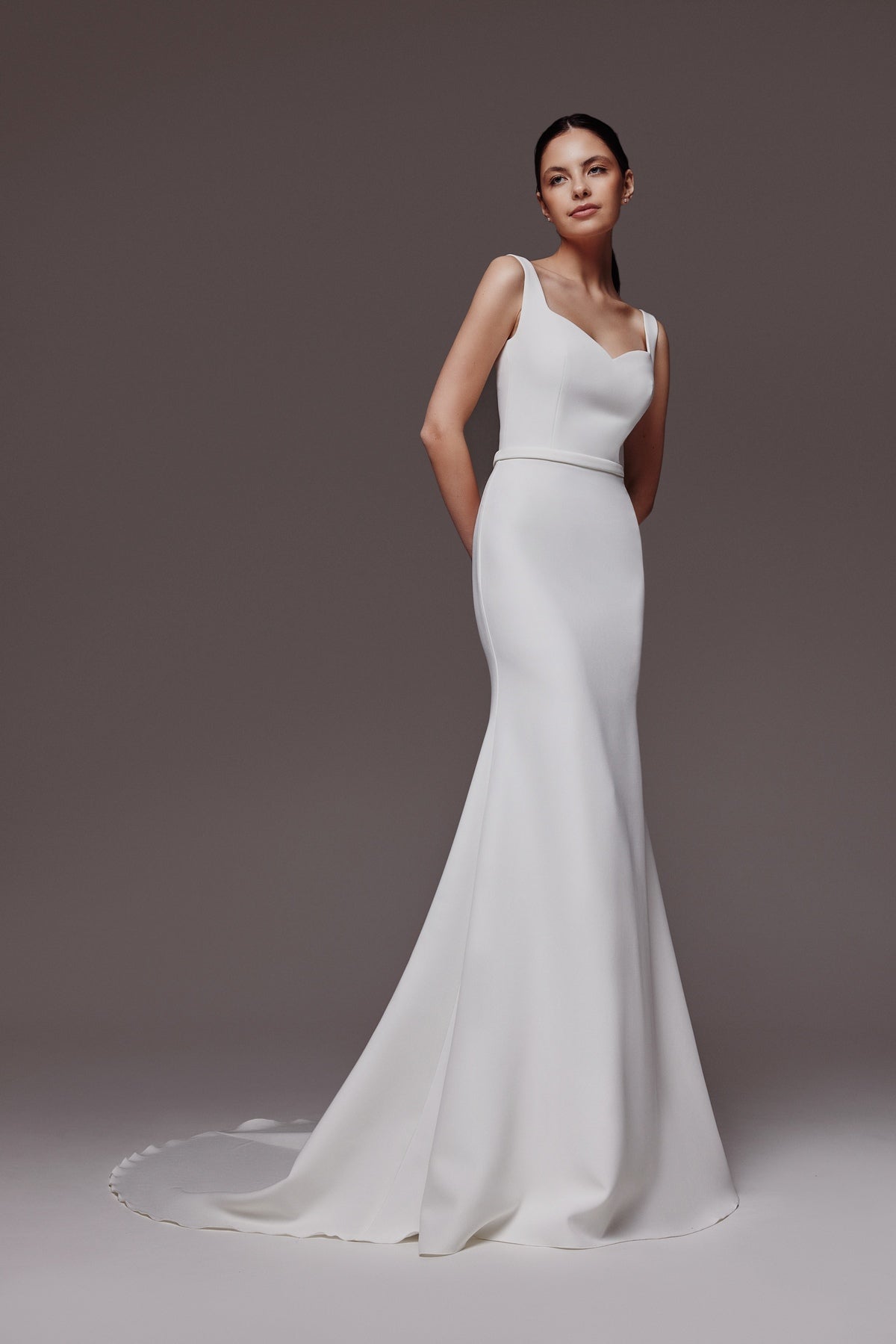 Crepe Fit & Flare Silhouette Wedding Dress With Long Train Justina 4 US (36 EU) / White Crepe Fit & Flare Silhouette Wedding Dress With Long Train Justina 4 US (36 EU) / White