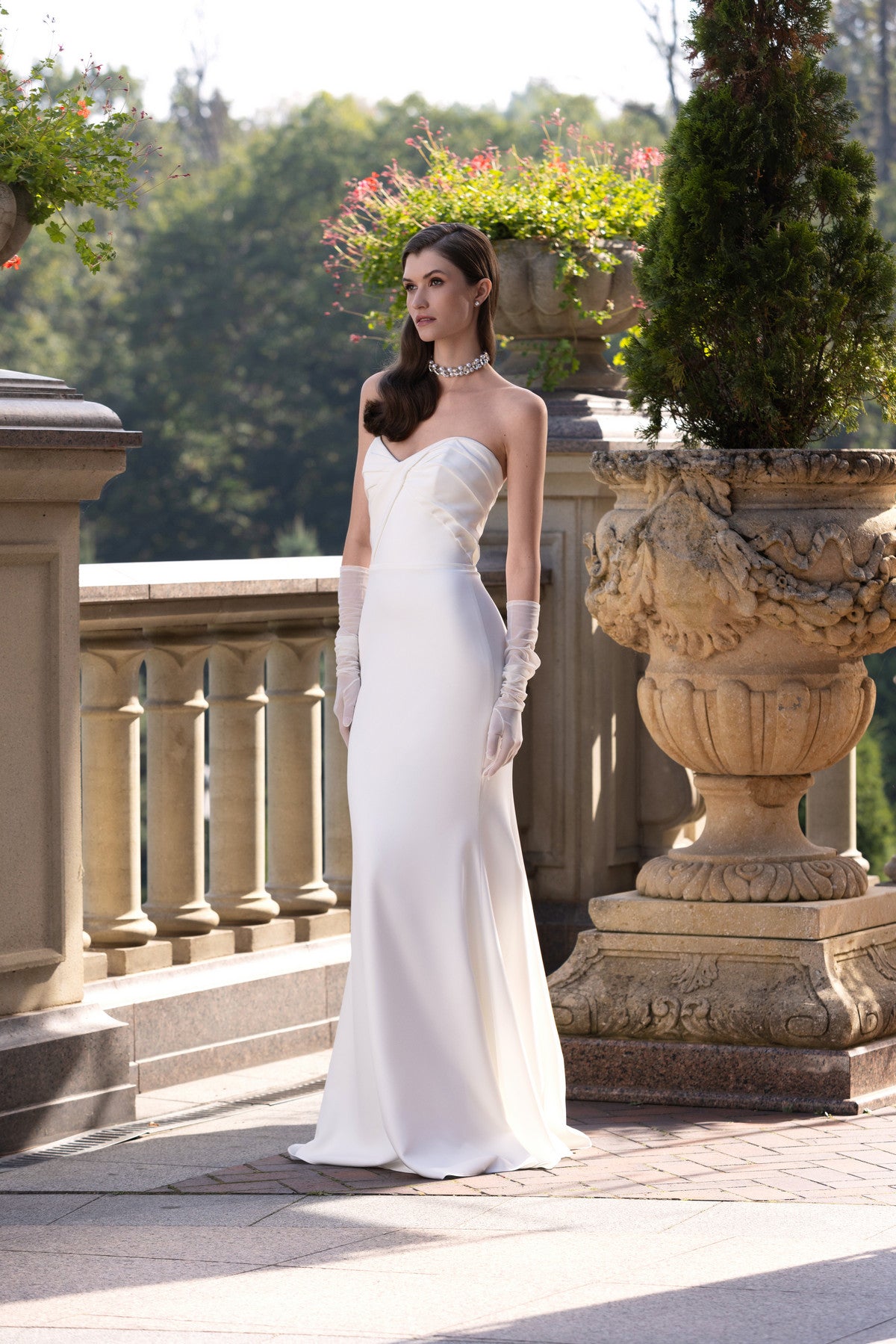 Strapless Crepe Fit & Flare Wedding Dress Blair 4 US (36 EU) / White Strapless Crepe Fit & Flare Wedding Dress Blair 4 US (36 EU) / White