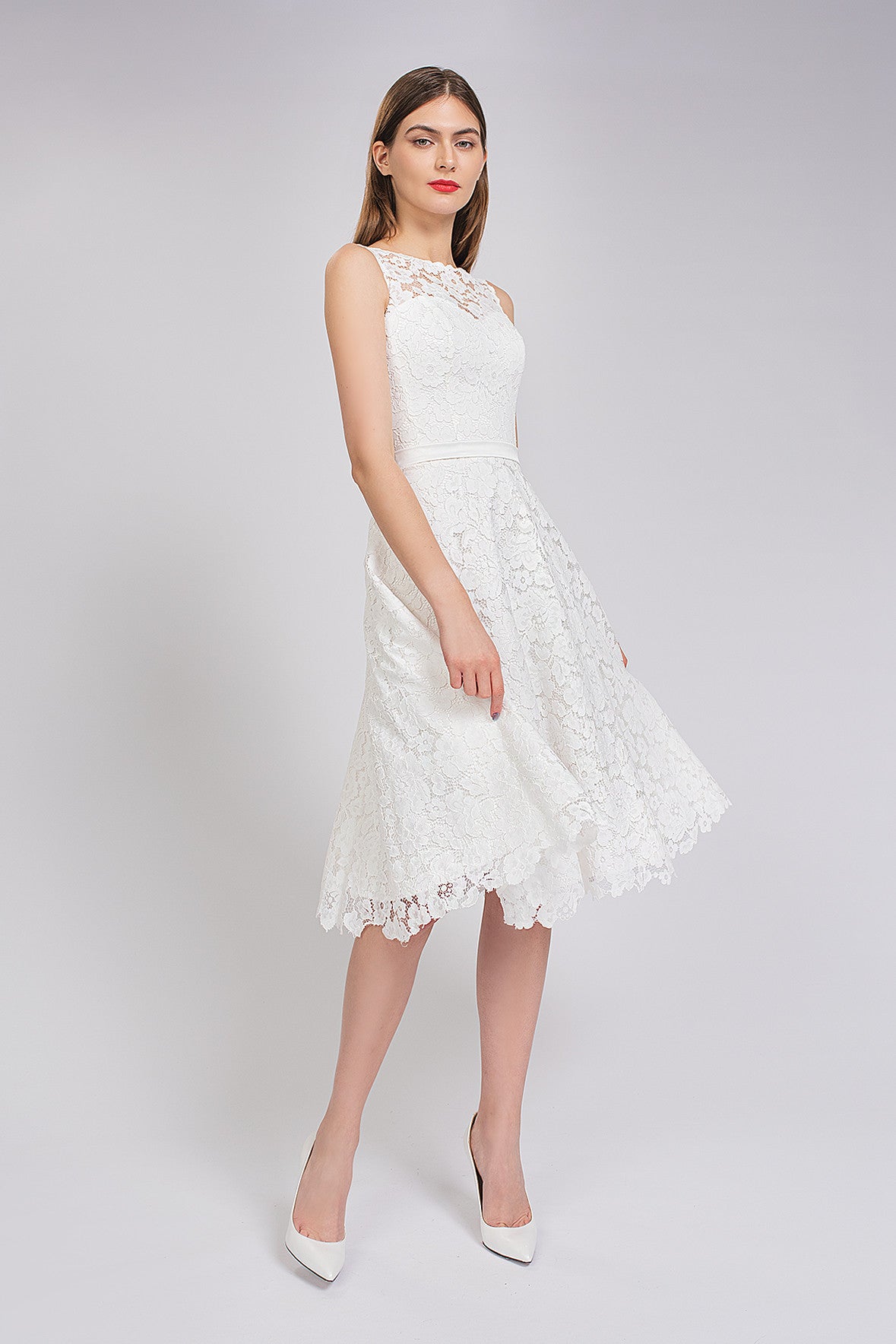 Midi Modest Boat Neck Lace Wedding Dress Briget Ivory / 2 US (34 EU) Midi Modest Boat Neck Lace Wedding Dress Briget Ivory / 2 US (34 EU)