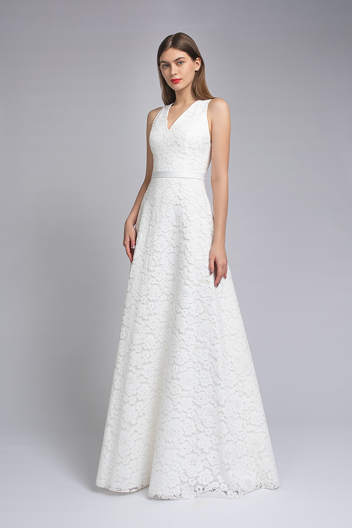 Lace Minimalist Wedding Dress Orbey 4 US (36 EU) / White Lace Minimalist Wedding Dress Orbey 4 US (36 EU) / White