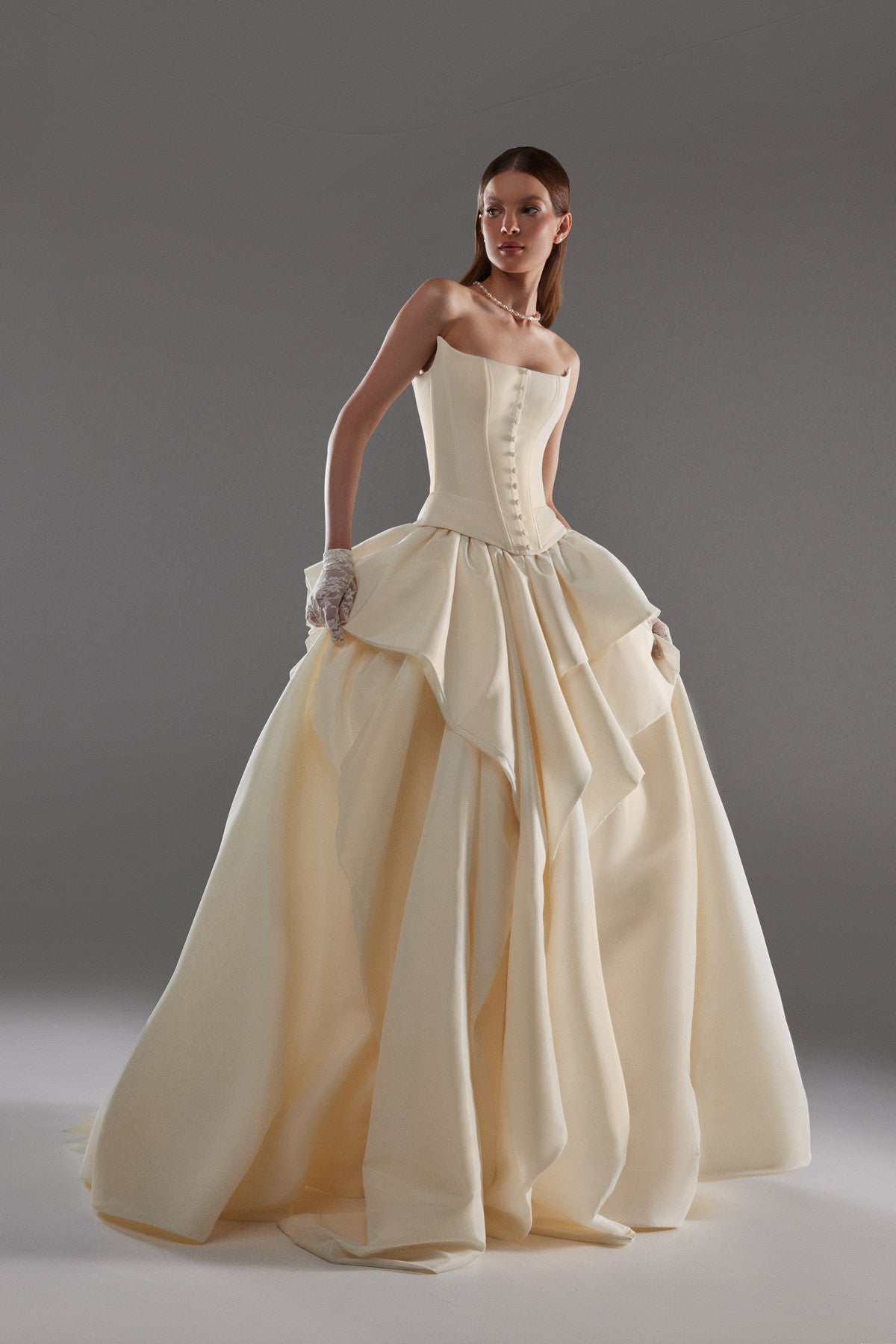 Ivory Strapless Corset Wedding Dress Sonara with Ruffled Skirt 4 US (36 EU) / Off-White Ivory Strapless Corset Wedding Dress Sonara with Ruffled Skirt 4 US (36 EU) / Off-White