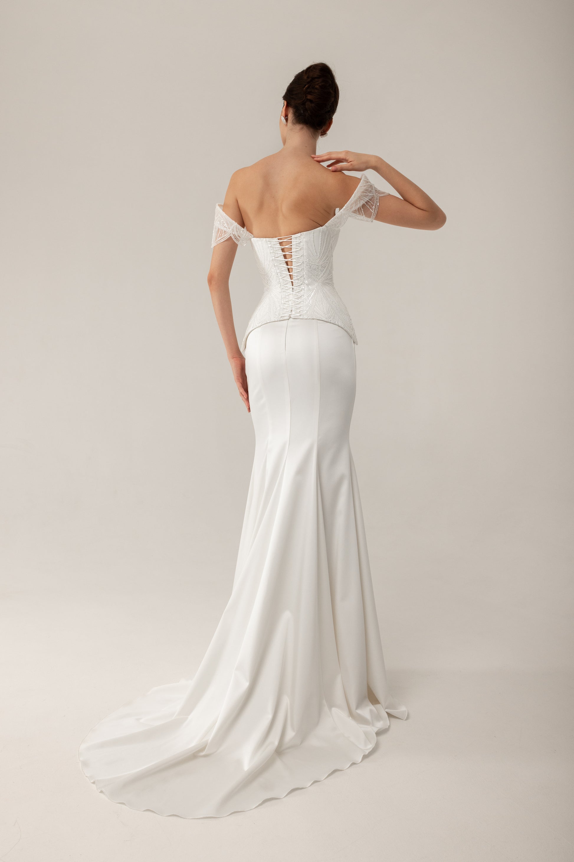 Two-Piece Wedding Dress Diva | Satin Skirt & Beaded Lace Corset 14 US (46 EU) / Ivory Two-Piece Wedding Dress Diva | Satin Skirt & Beaded Lace Corset 14 US (46 EU) / Ivory