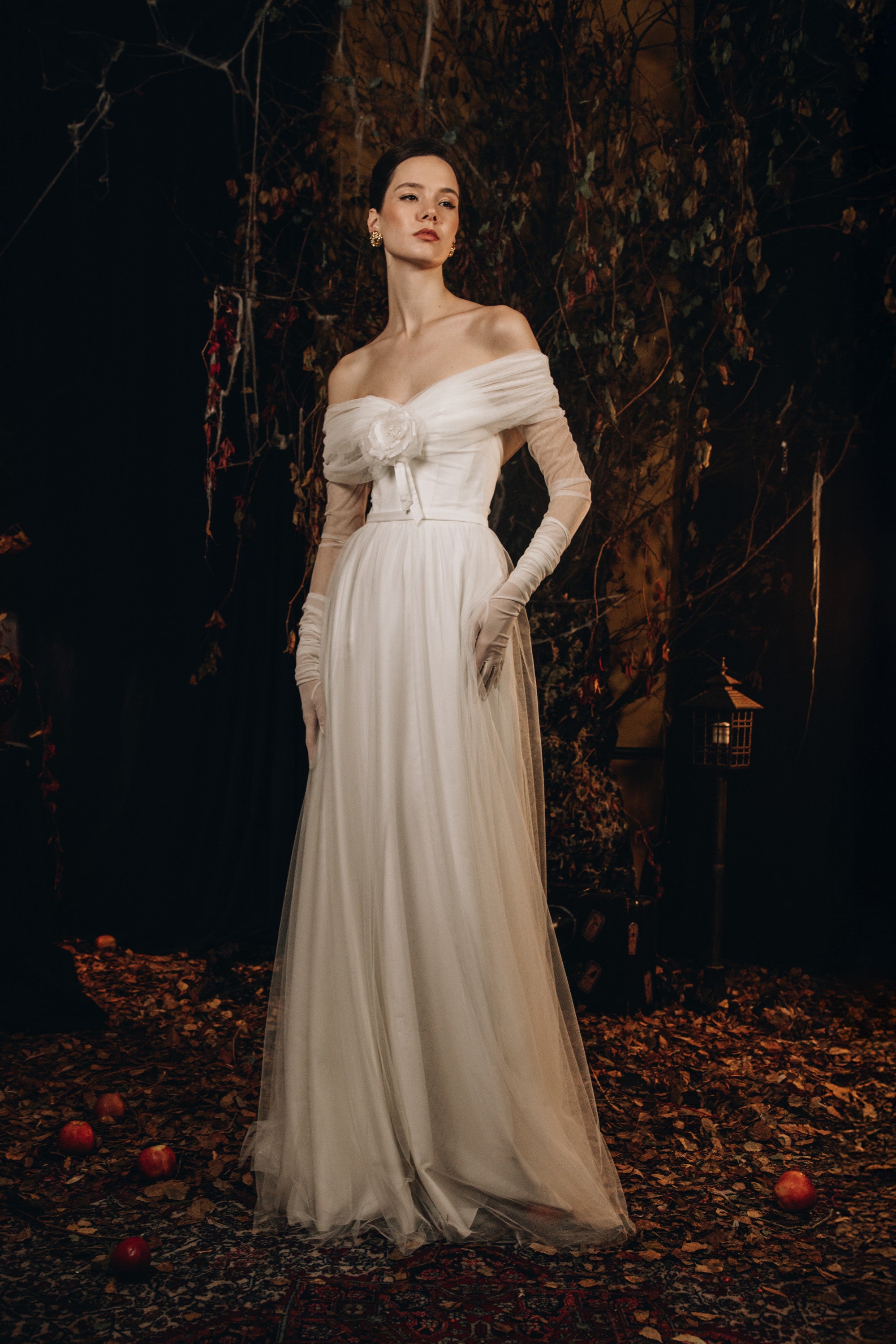 Off-Shoulder A-line Tulle Wedding Dress Rosa with Long Sleeves 12 US (44 EU) / Off-white