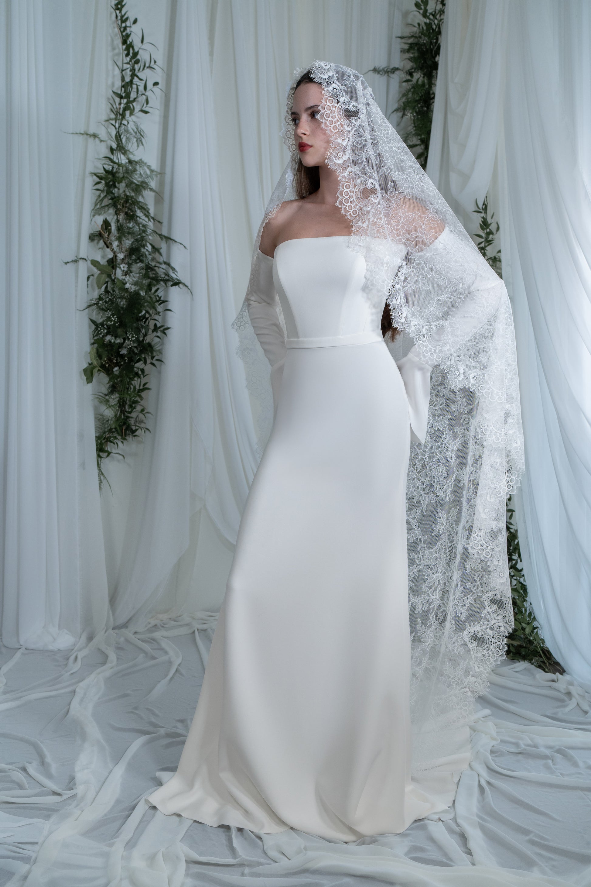 Lace Bridal Mantilla Veil Serena | Chantilly lace veil Lace Bridal Mantilla Veil Serena | Chantilly lace veil