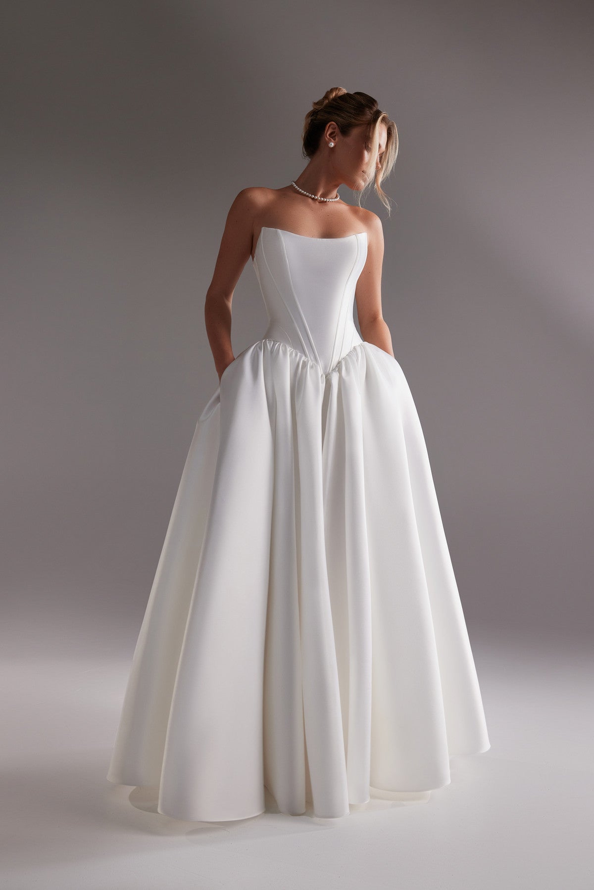 Drop Waist Strapless Mikado Princess Wedding Dress Faith 18 US (50 EU) / Off-white Drop Waist Strapless Mikado Princess Wedding Dress Faith 18 US (50 EU) / Off-white