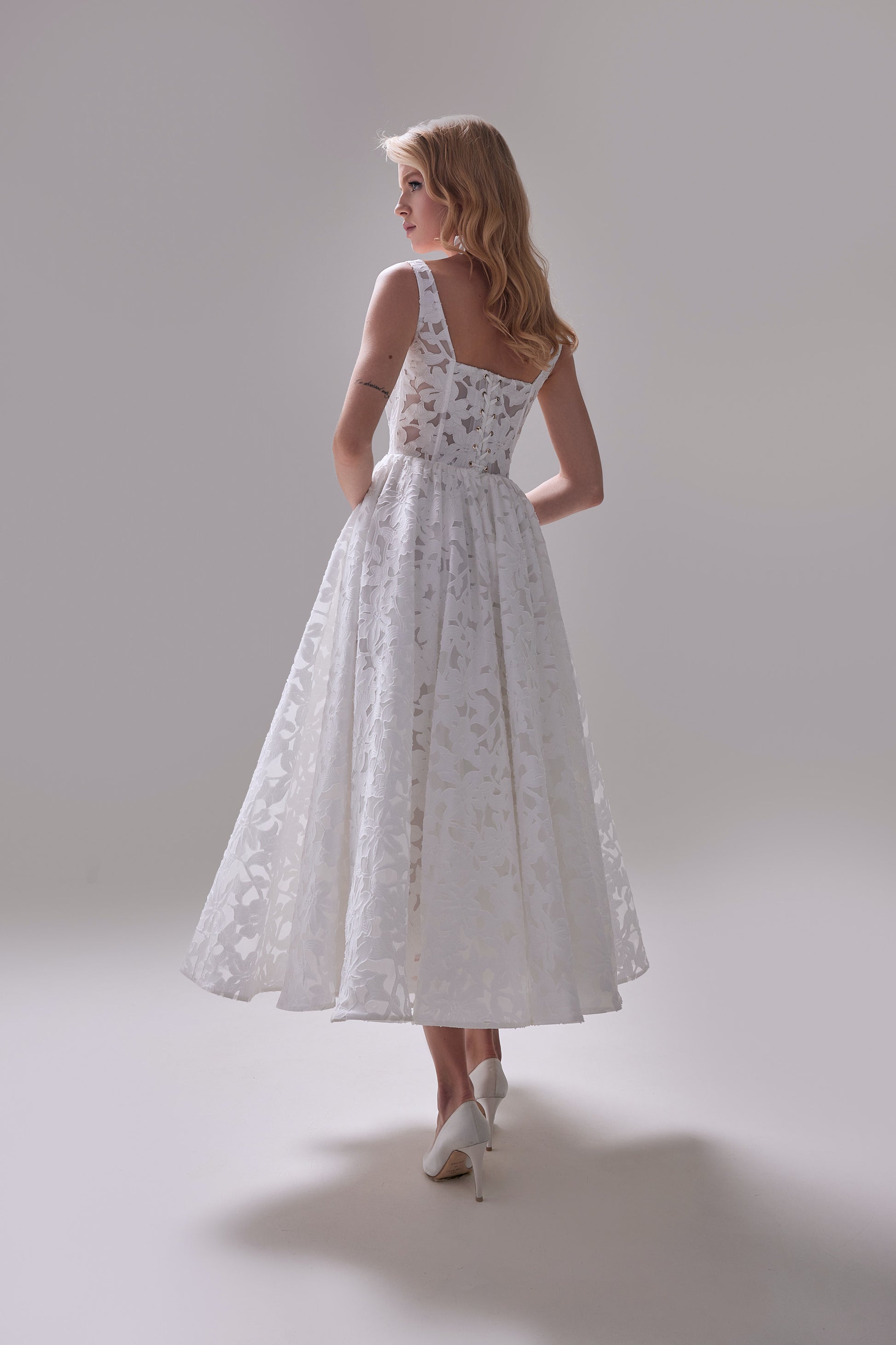 Civil Lace Wedding Dress Ruta Midi 14 US (46 EU) / Off-white Civil Lace Wedding Dress Ruta Midi 14 US (46 EU) / Off-white