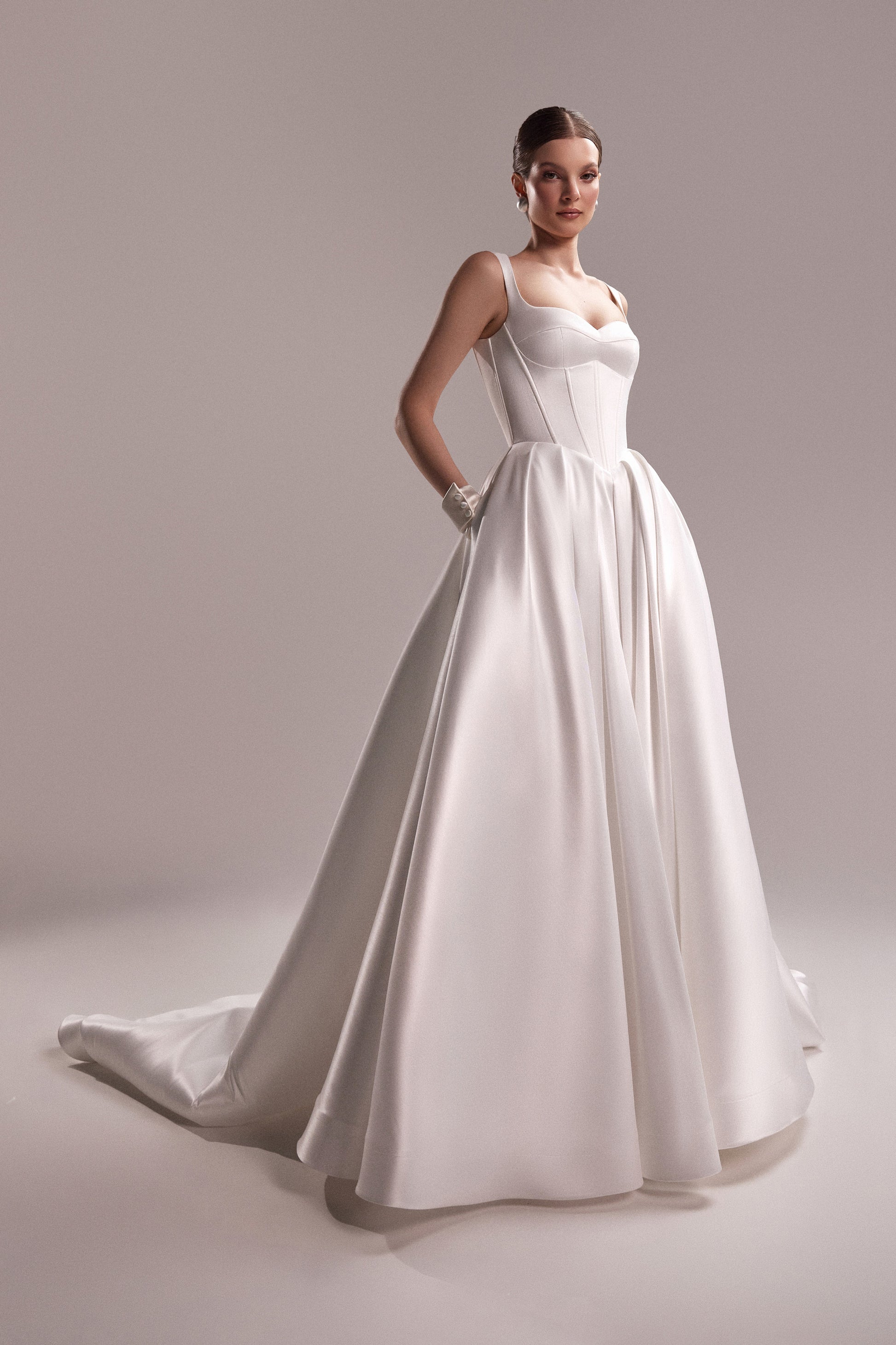 White Satin Corset Wedding Dress Antonia | Modern Bridal Gown With Train 0 US (32 EU) / Off-white White Satin Corset Wedding Dress Antonia | Modern Bridal Gown With Train 0 US (32 EU) / Off-white