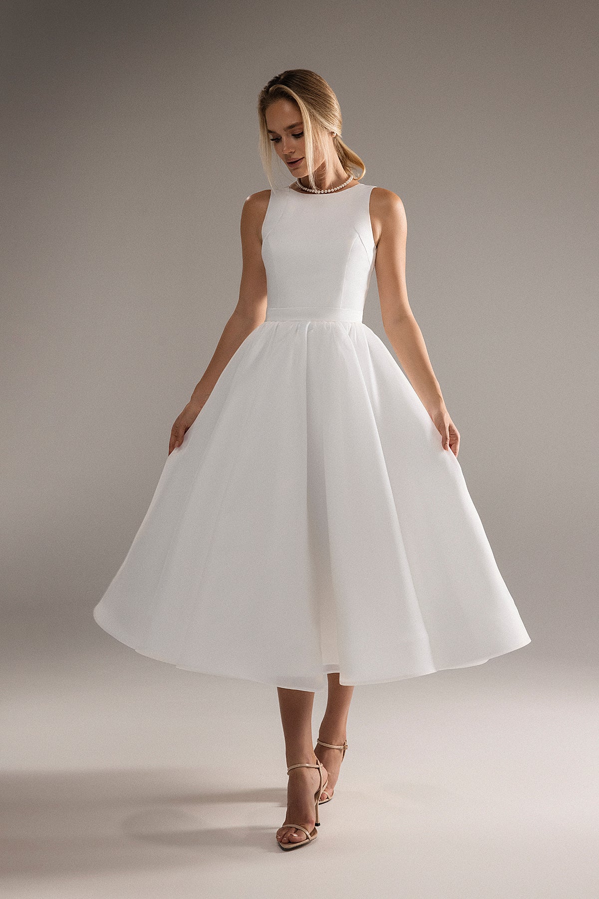 Midi Organza Wedding Dress Filici With Open Back Made to Order / Off-white / 0 US (32 EU)