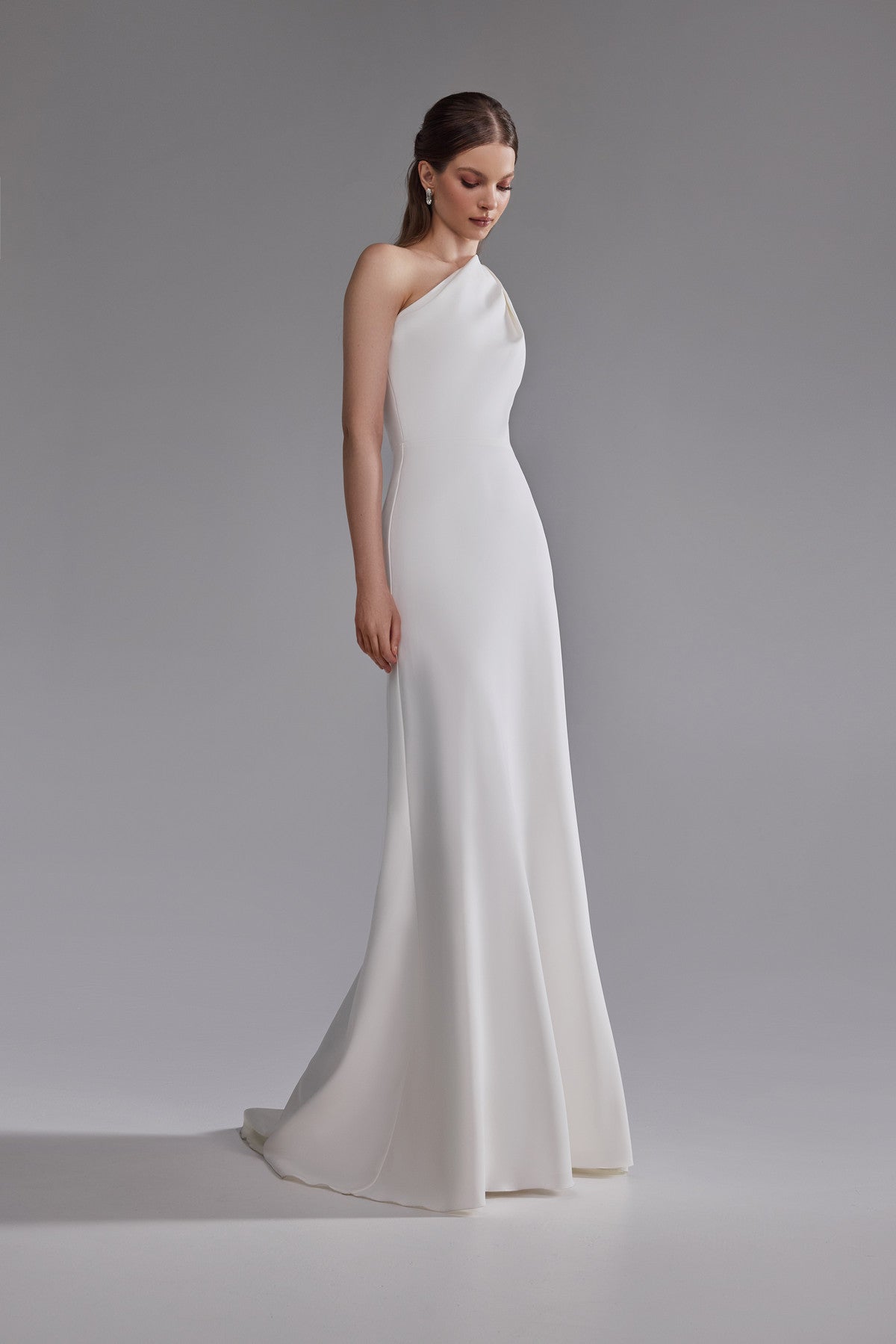 Crepe One Shoulder Minimalist Long Wedding Dress Julia Made to Order / White / 0 US (32 EU) Crepe One Shoulder Minimalist Long Wedding Dress Julia Made to Order / White / 0 US (32 EU)