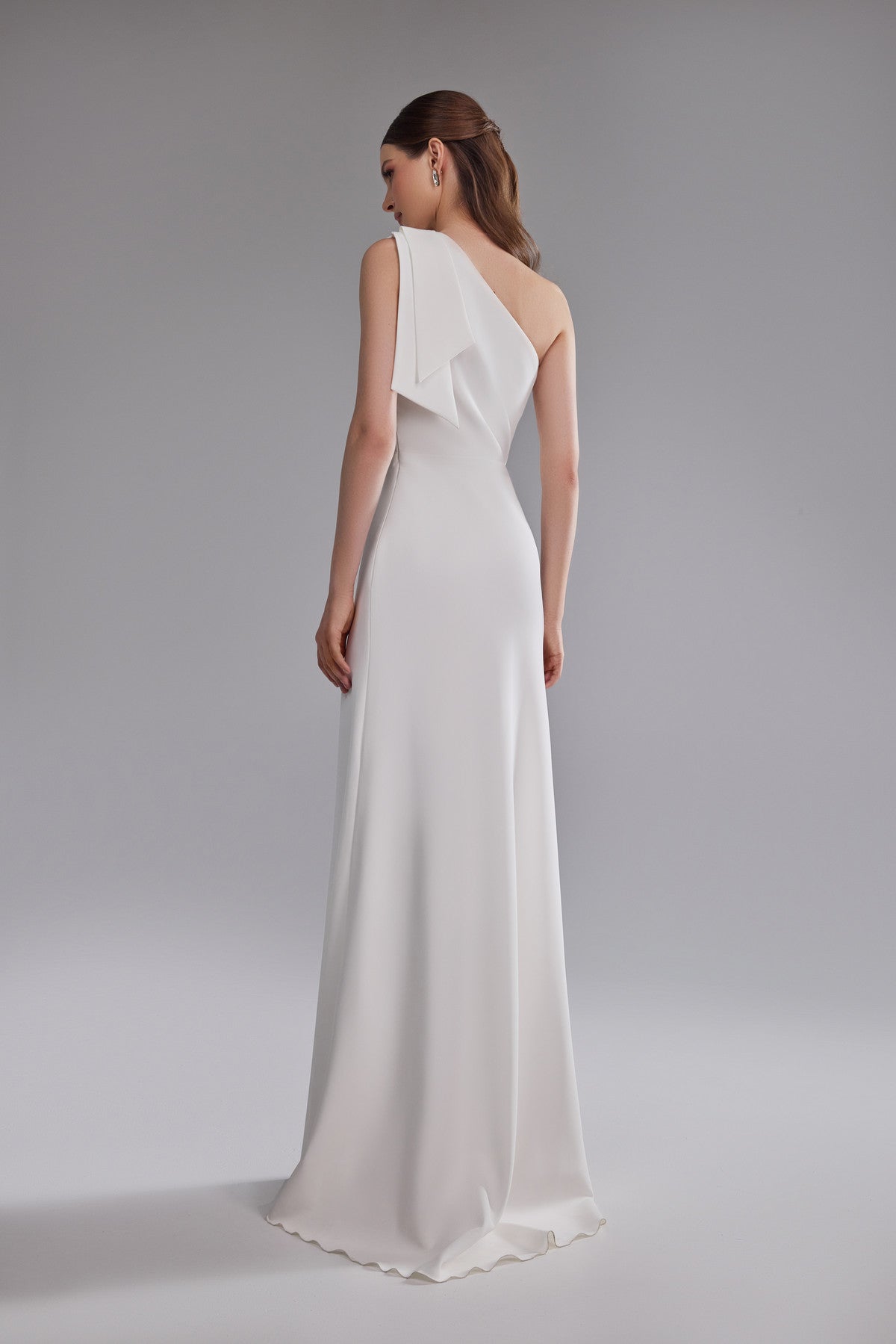 Crepe One Shoulder Minimalist Long Wedding Dress Julia Made to Order / White / 0 US (32 EU) Crepe One Shoulder Minimalist Long Wedding Dress Julia Made to Order / White / 0 US (32 EU)