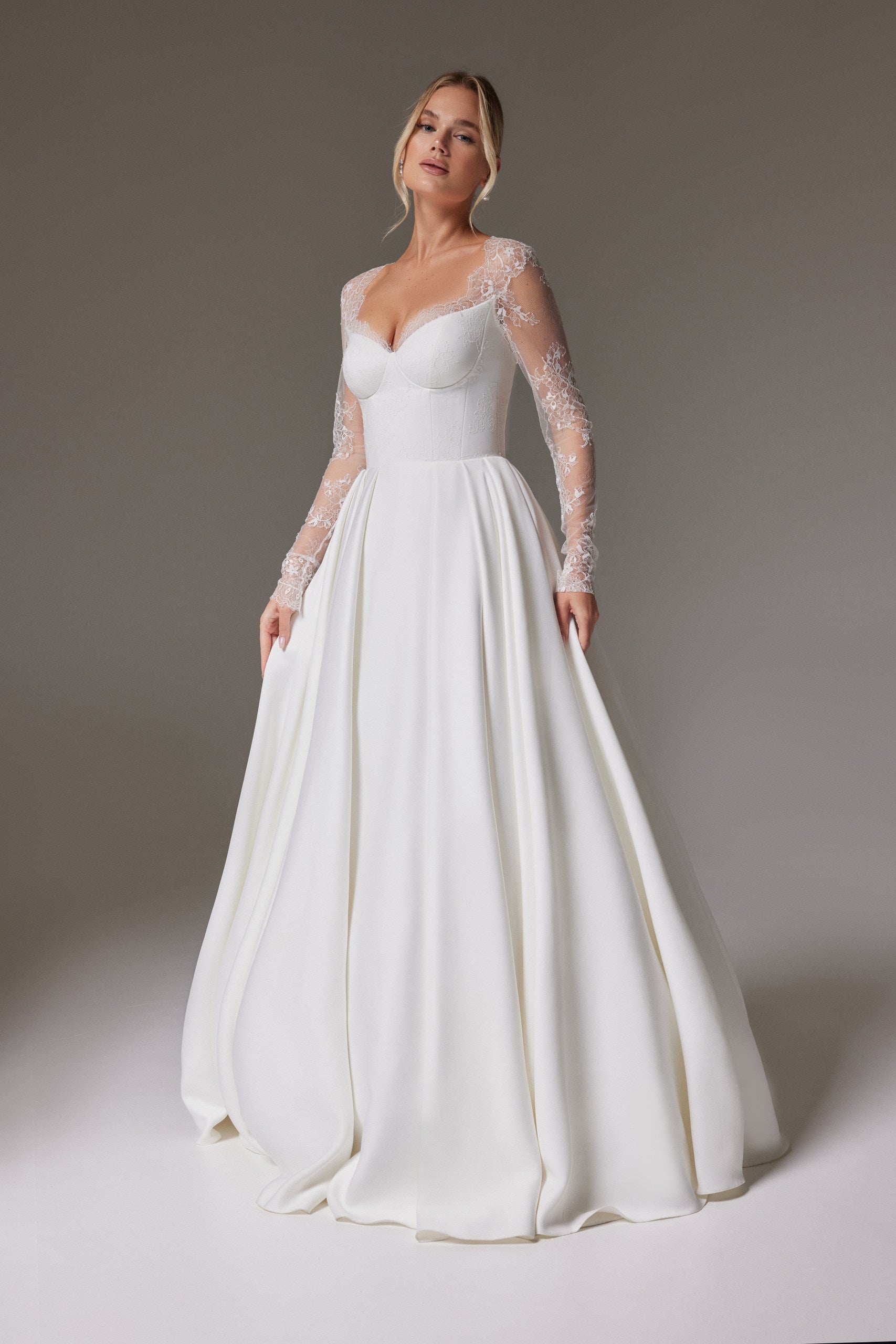 Classic Satin Ball Gown Wedding Dress Quinn Custom (14-18 US, 46-50 EU) / Off-white