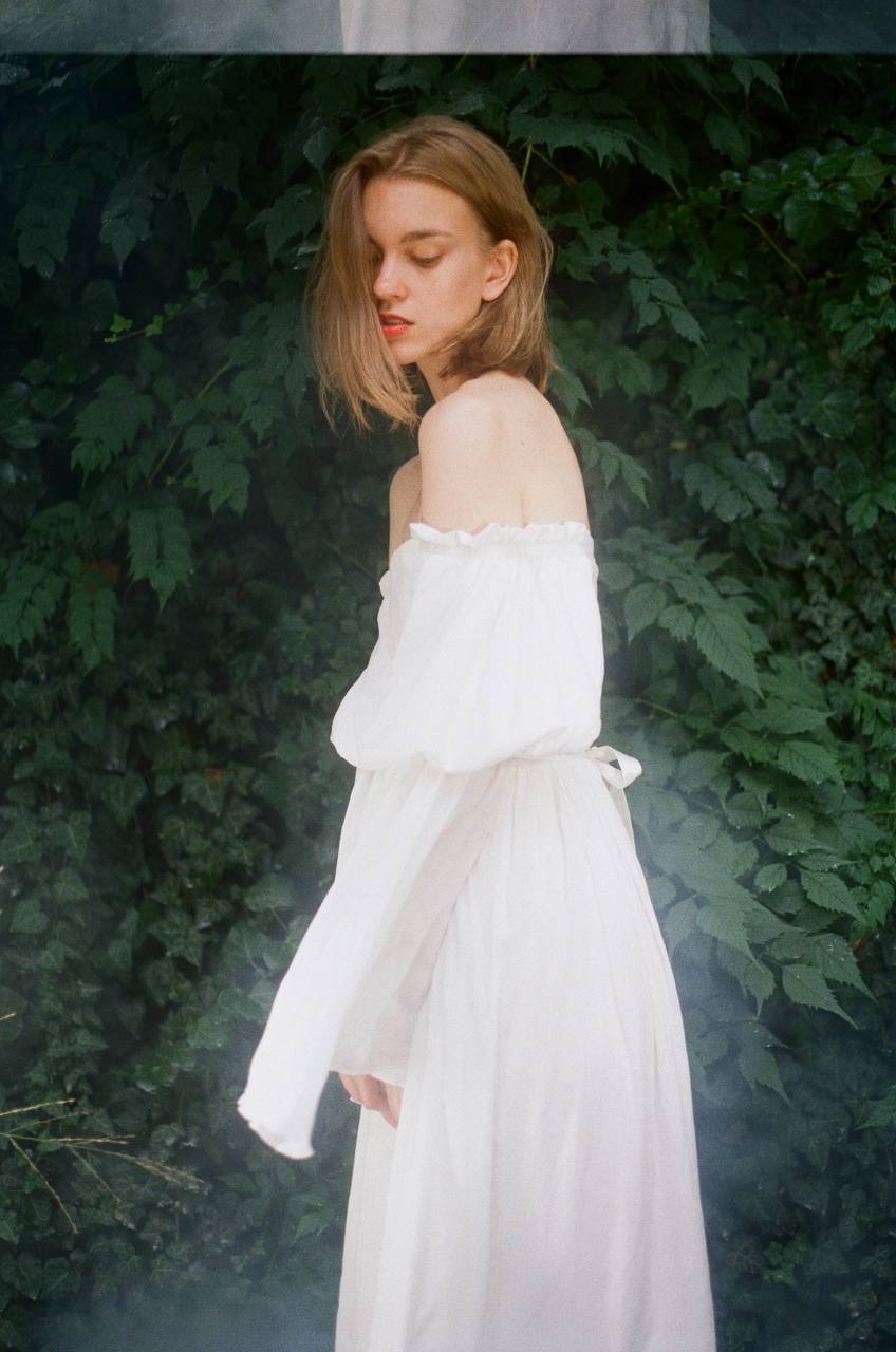 Medieval Cotton Boho Corset Wedding Dress | Cottagecore Bridal Gown with Off-Shoulder Sleeves & Basque Waist